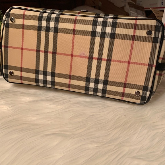 Burberry - Picture 6 of 16